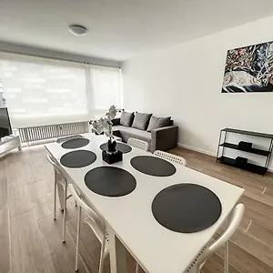 Appartement Tirou 5 Centre - Gare - Aeroport, Charleroi